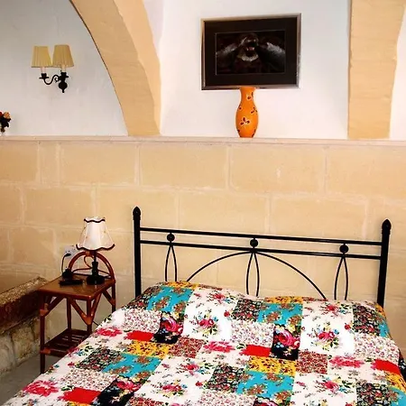 Bed and Breakfast Anna Karistu 2*